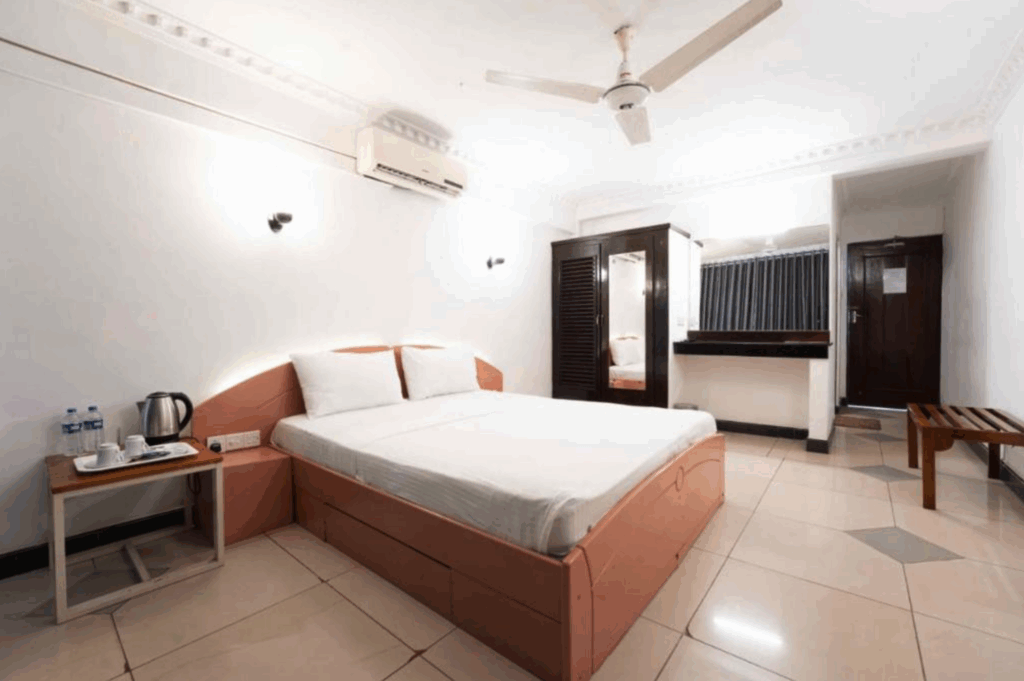 Topaz Beach Hotel
