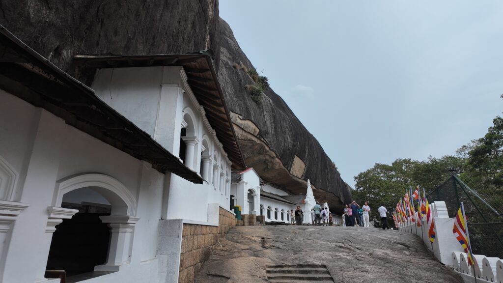 ダンブッラ石窟寺院