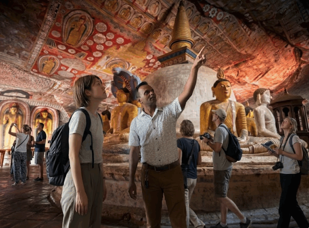 ダンブッラ石窟寺院の内部